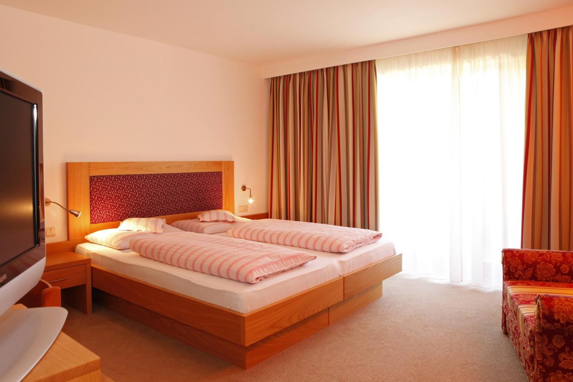 Hotel Stefaner Tires Εξωτερικό φωτογραφία